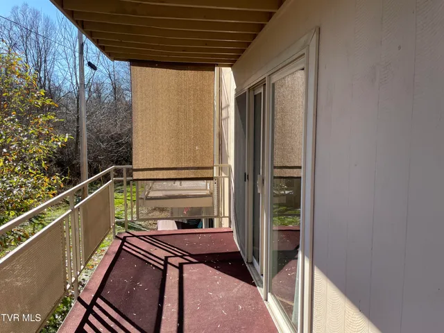 $1,075 | 1225 Carriage Circle, Unit 203, Bristol, VA 24201