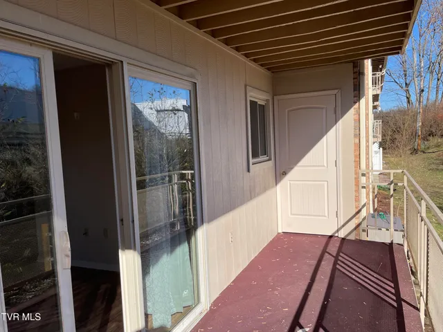 $1,075 | 1225 Carriage Circle, Unit 203, Bristol, VA 24201