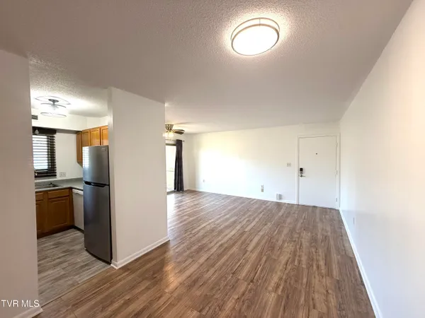 $1,200 | 1225 Carriage Circle, Unit 203, Bristol, VA 24201