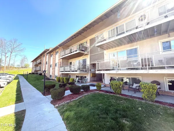 $1,200 | 1225 Carriage Circle, Unit 203, Bristol, VA 24201