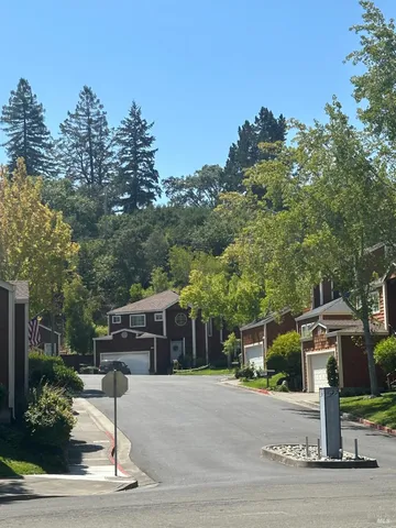 $419,000 | 2520 Lakeview Drive, Santa Rosa, CA 95405