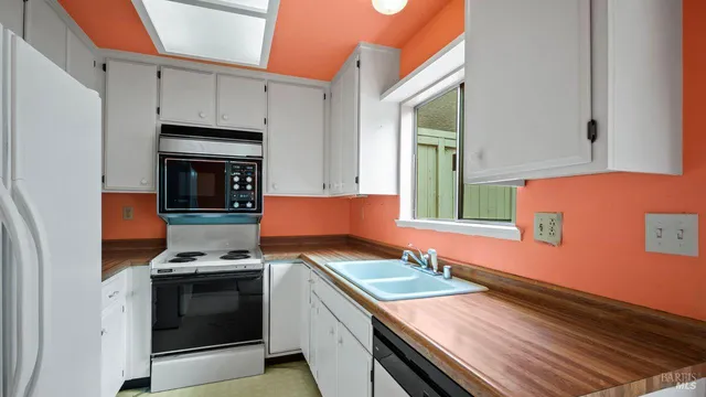 $419,000 | 2520 Lakeview Drive, Santa Rosa, CA 95405