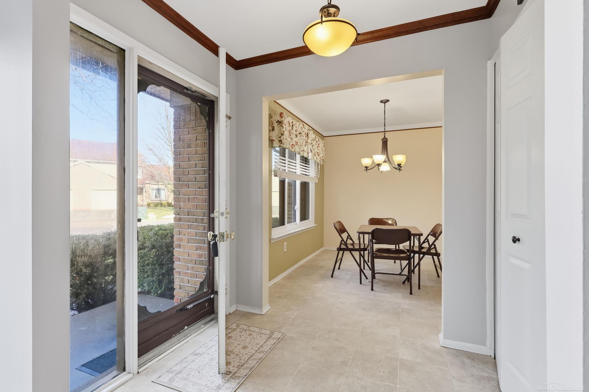 521 Tennyson Rochester Hills, MI 48307 - Photo 13 of 22