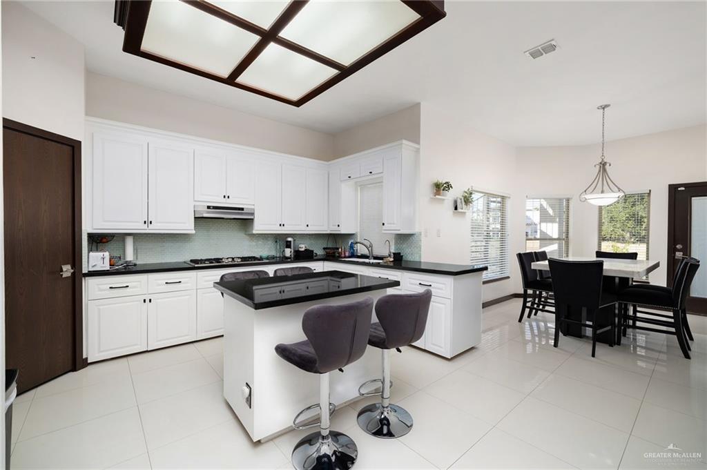 914 Rio Grande Drive Mission, TX 78572 - Photo 7 of 27