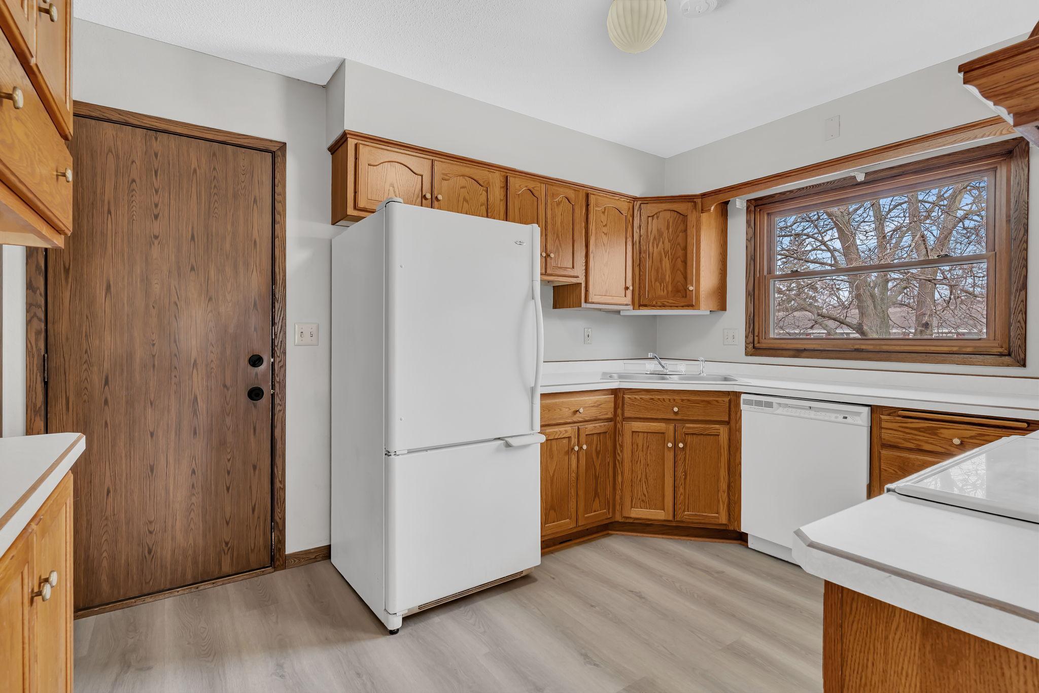 1609 7 1/2 Street Southwest Willmar, MN 56201 - Photo 10 of 35