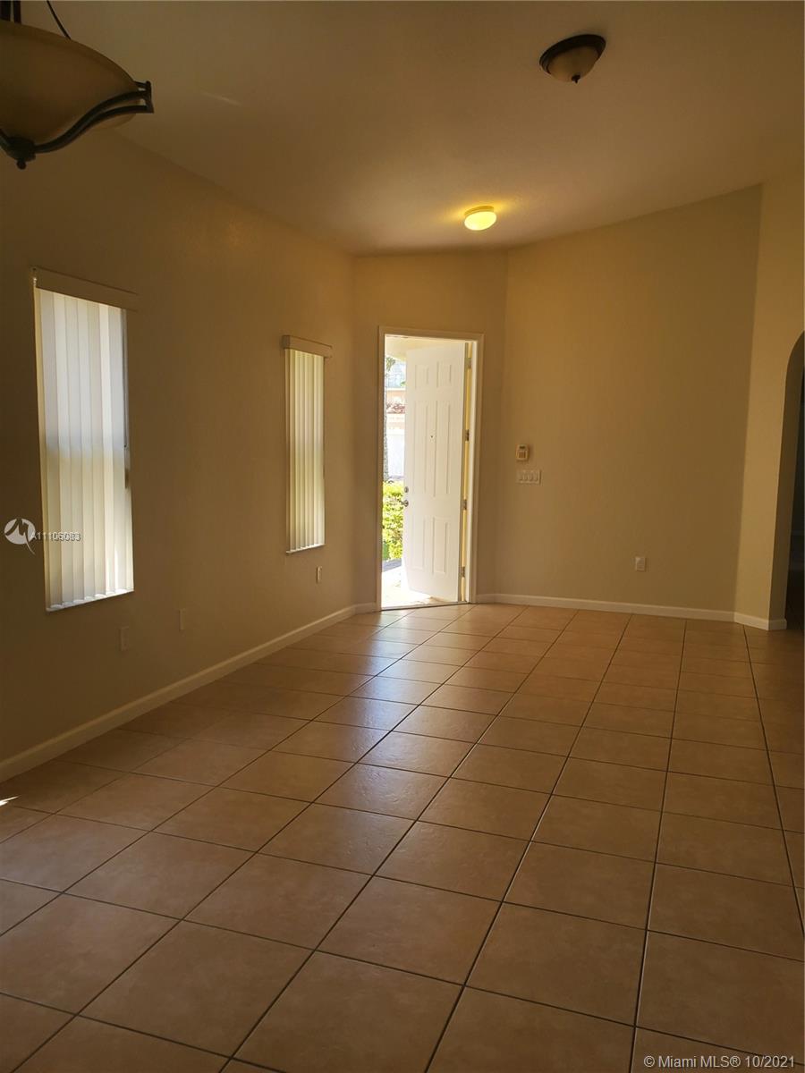 1073 Northeast 40th Road Homestead, FL 33033 - Photo 15 of 27 Gallery Image 15