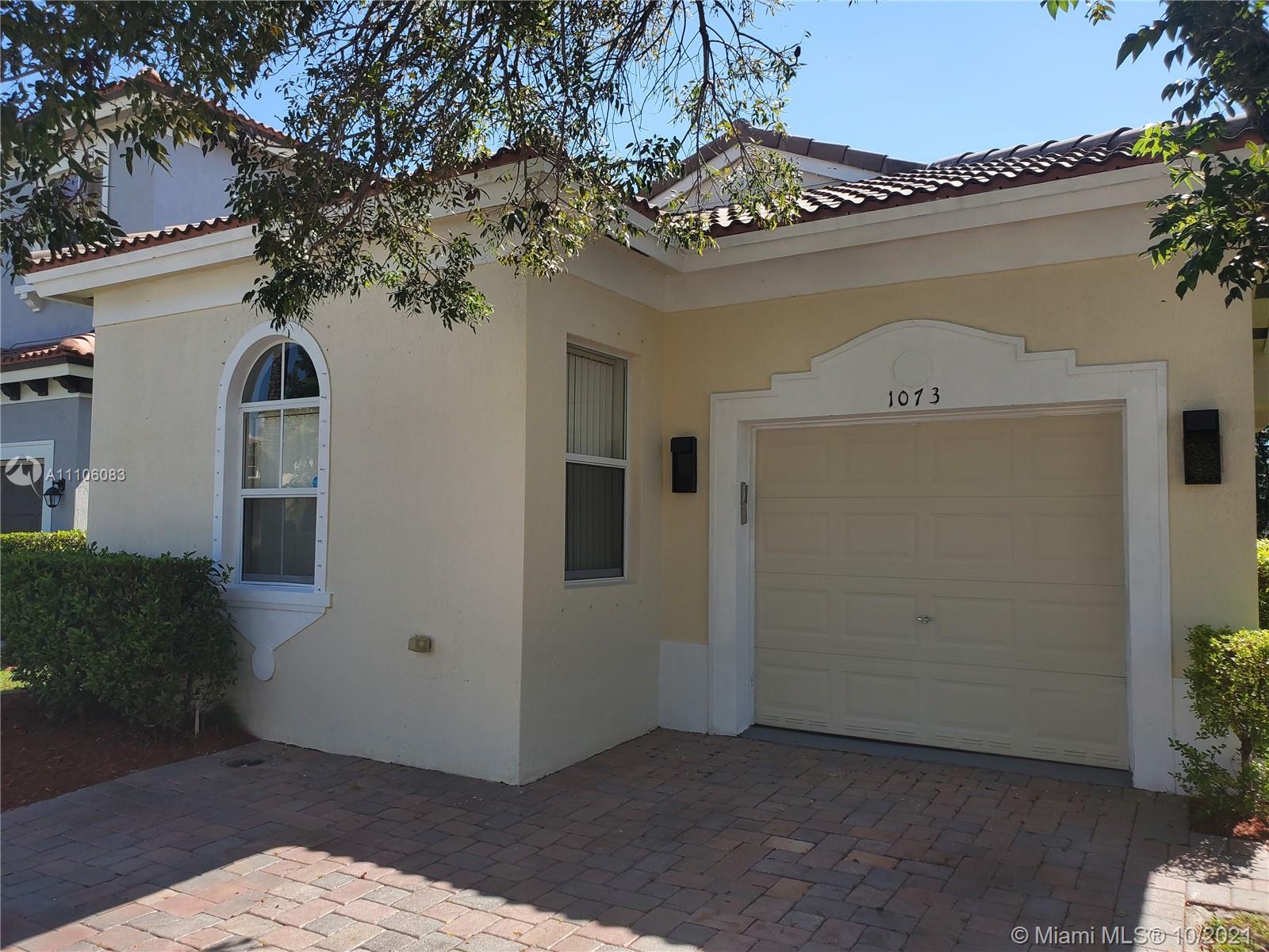 1073 Northeast 40th Road Homestead, FL 33033 - Photo 3 of 27 Gallery Image 3