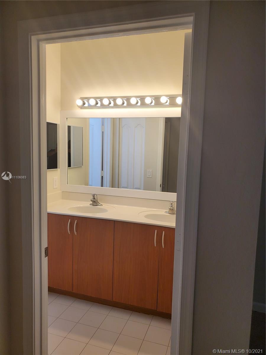 1073 Northeast 40th Road Homestead, FL 33033 - Photo 22 of 27 Gallery Image 22