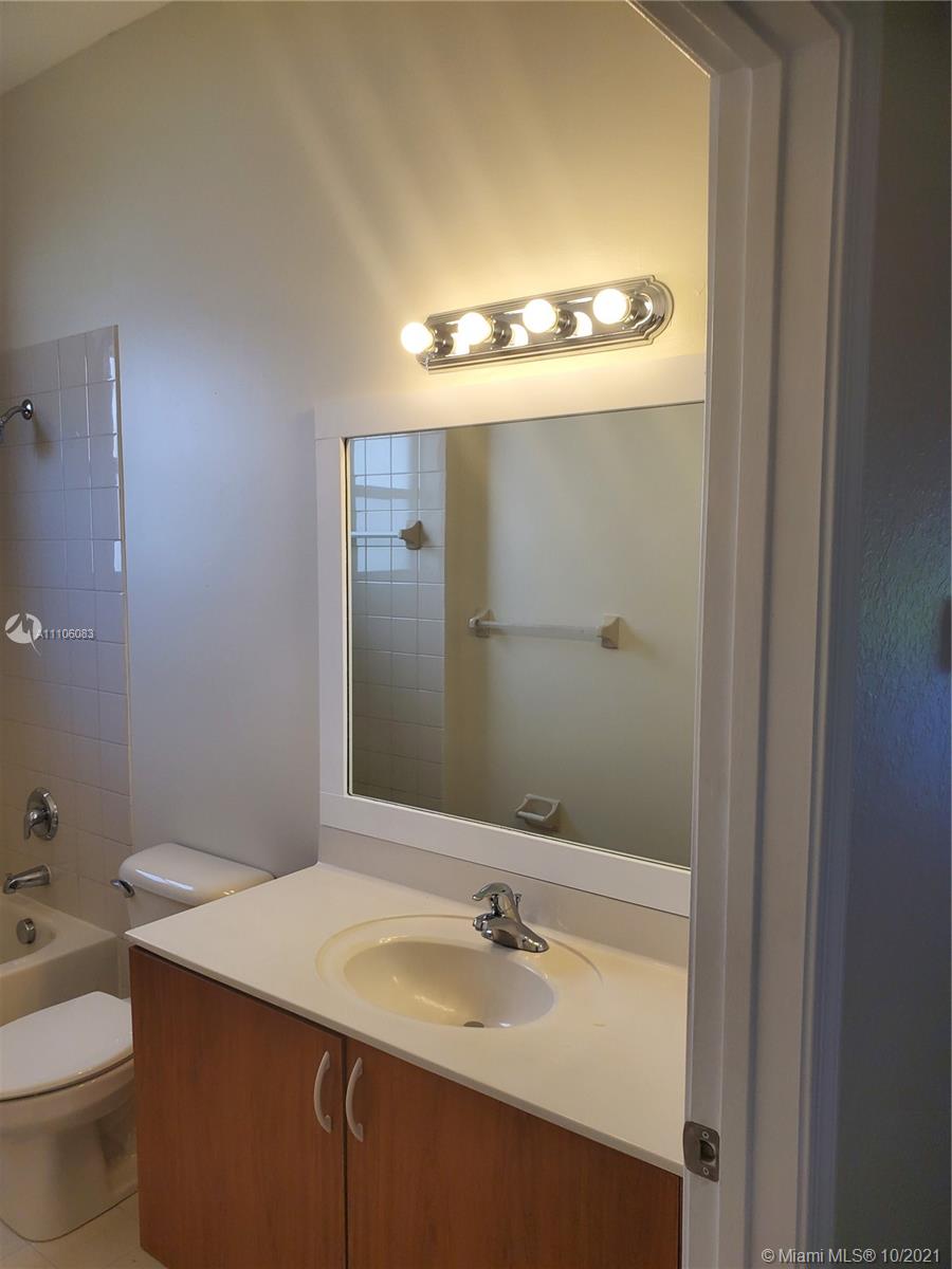 1073 Northeast 40th Road Homestead, FL 33033 - Photo 26 of 27 Gallery Image 26
