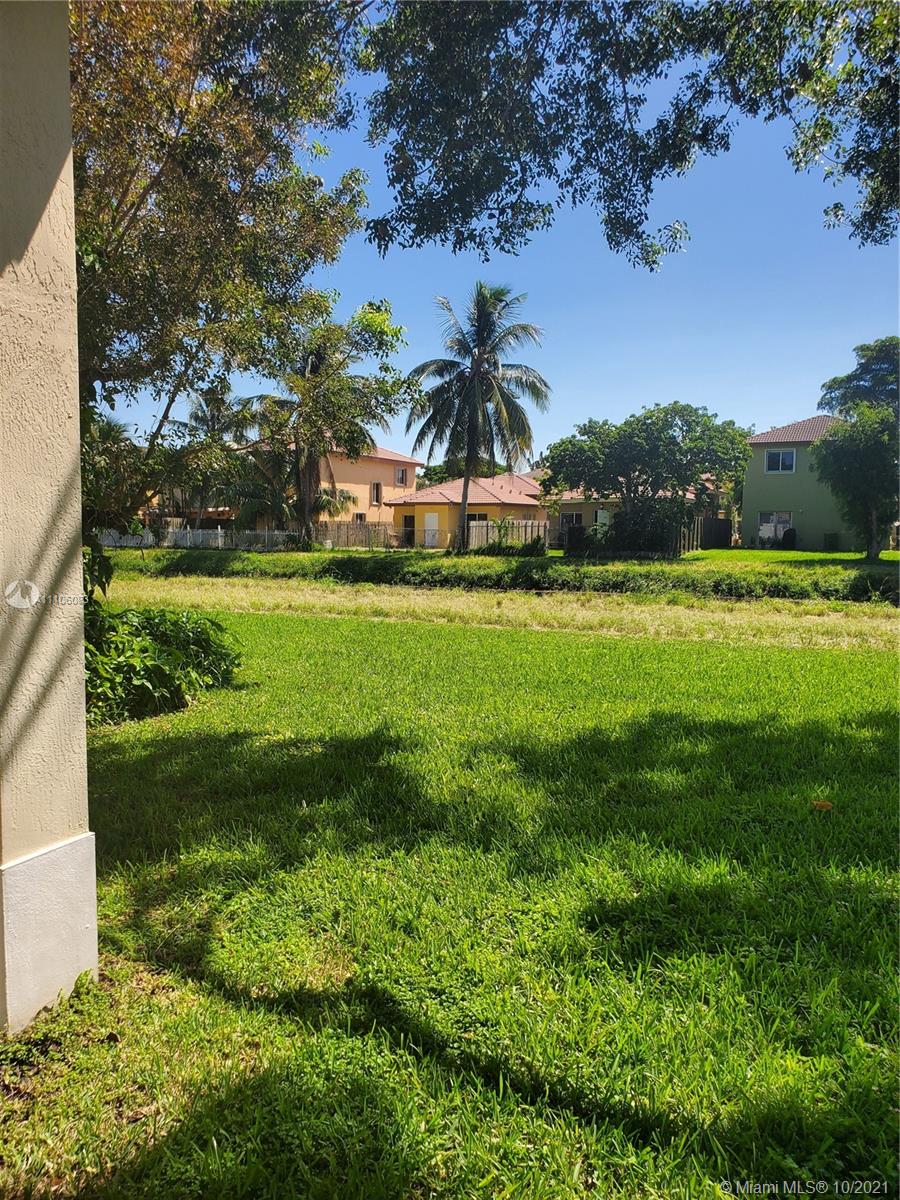 1073 Northeast 40th Road Homestead, FL 33033 - Photo 7 of 27 Gallery Image 7