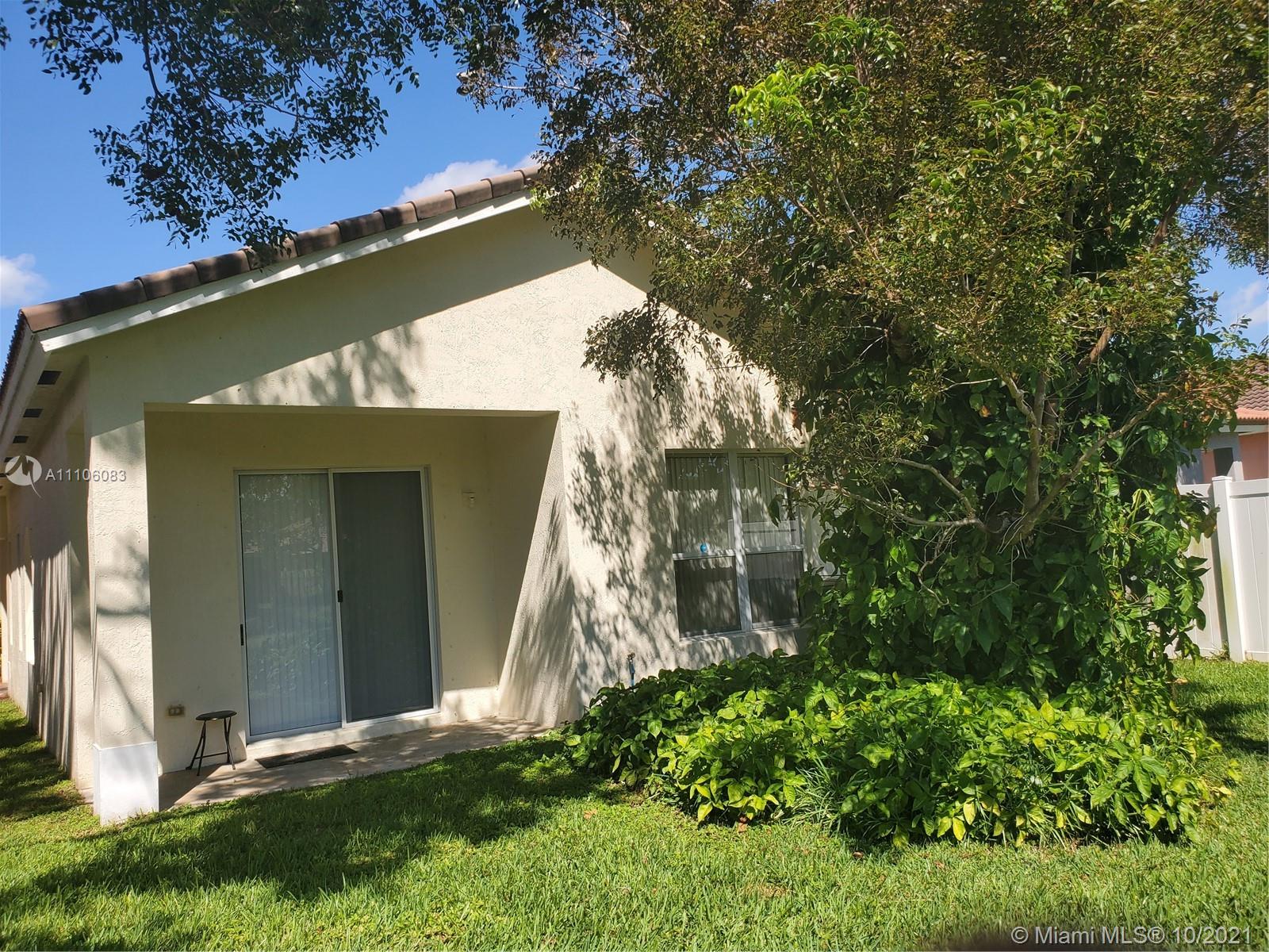 1073 Northeast 40th Road Homestead, FL 33033 - Photo 9 of 27 Gallery Image 9