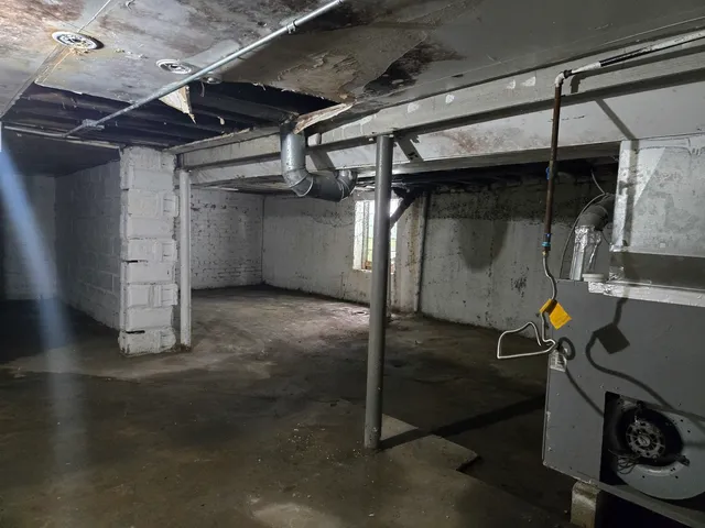 $290,000 | 8200 South Escanaba Avenue, Chicago, IL 60617