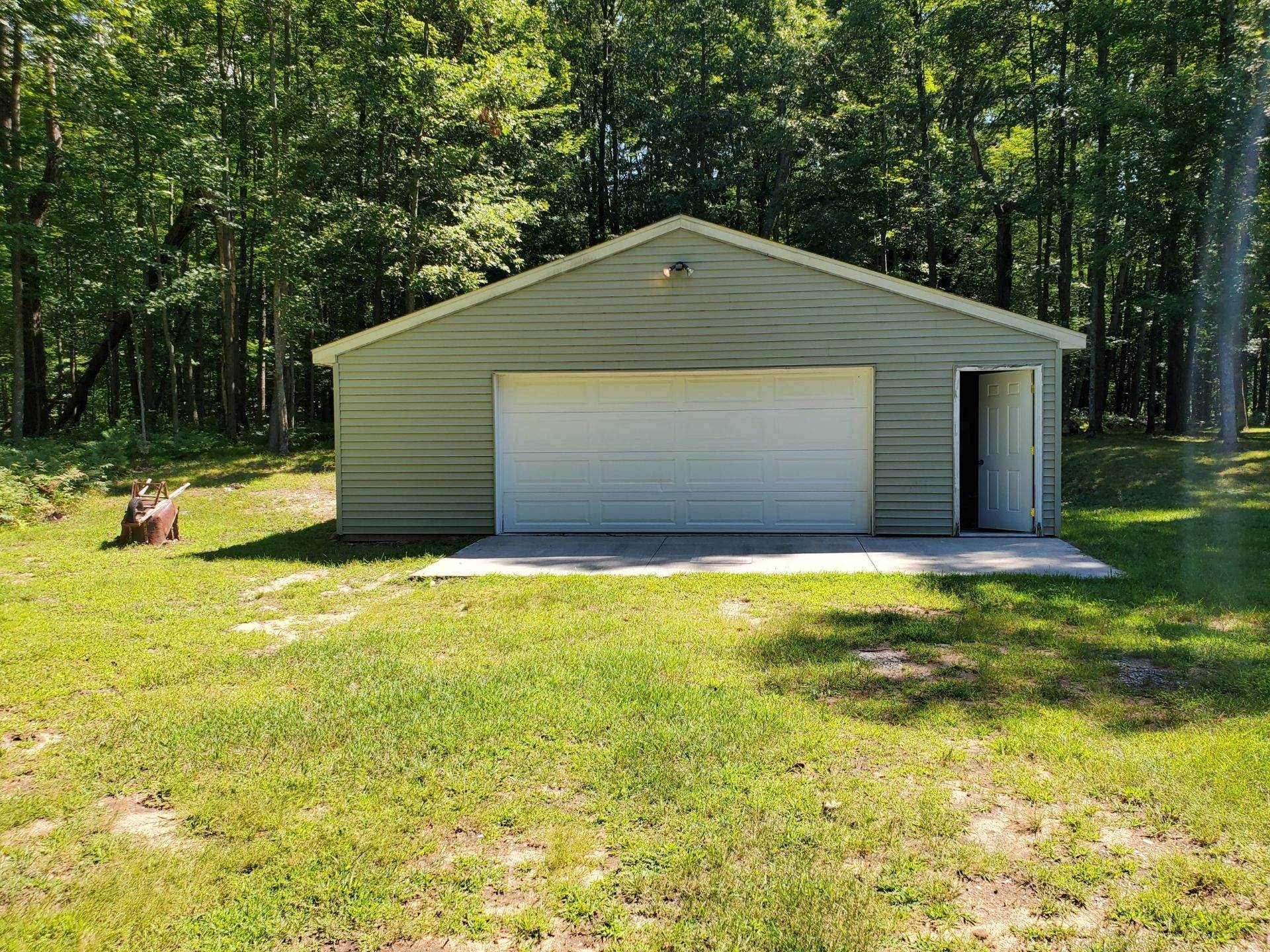 119 West Ridge Circle Leroy, MI 49655 - Photo 4 of 15 1903962-3.JPG