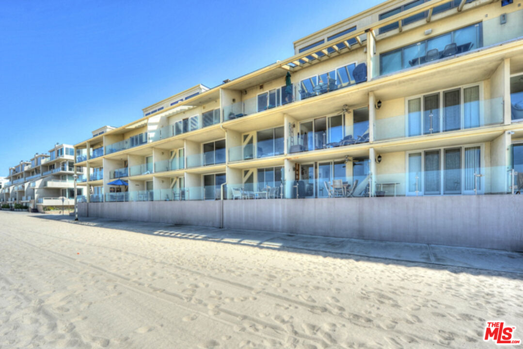 4 Lighthouse Street, Unit 5 Marina del Rey, CA 90292 - Photo 22 of 25 a front view of a building