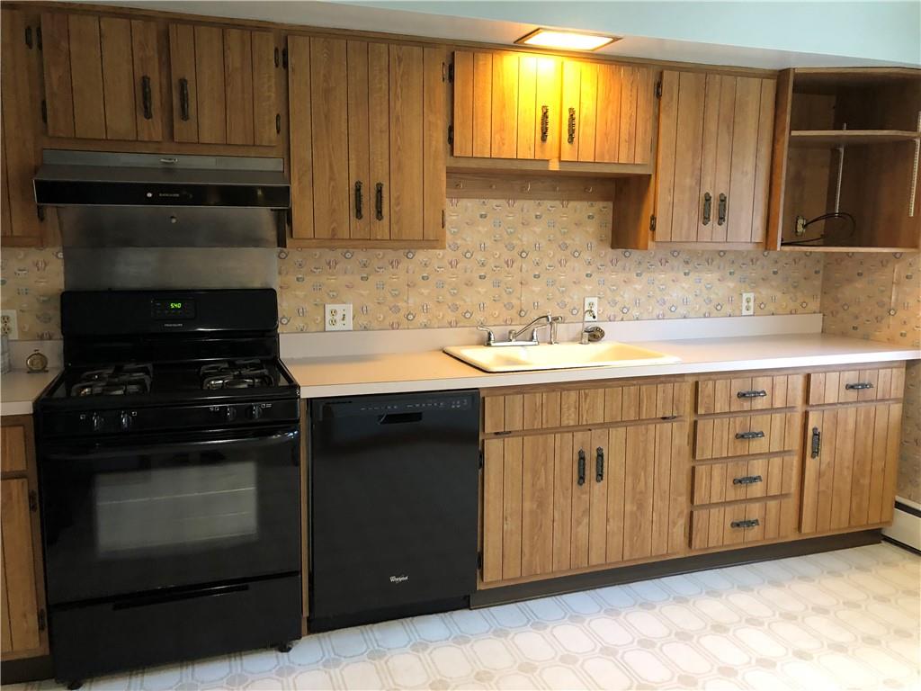 1096 Silver Lane McKees Rocks, PA 15136 - Photo 3 of 18