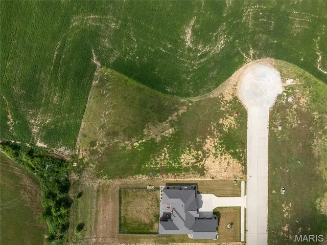 $69,000 | 636 Legacy Drive, Waterloo, IL 62298