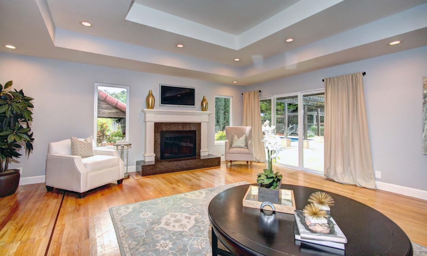 20560 Leonard Road Saratoga, CA 95070 - Photo 5 of 22 Gallery Image 5