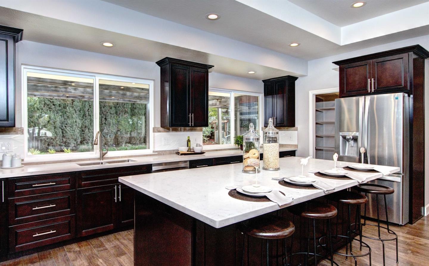 20560 Leonard Road Saratoga, CA 95070 - Photo 9 of 22 Gallery Image 9