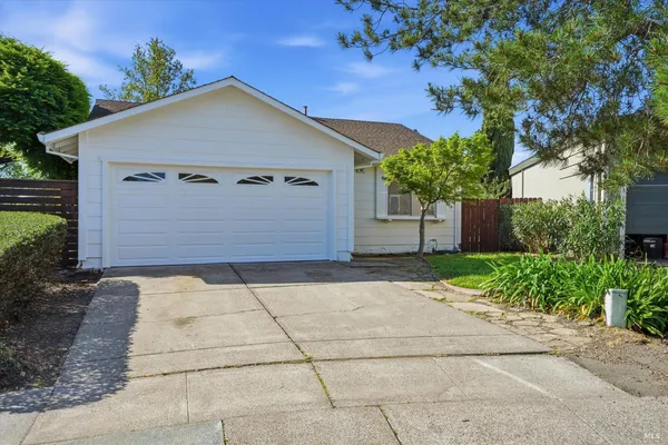 $525,000 | 405 Korbel Place, Santa Rosa, CA 95409