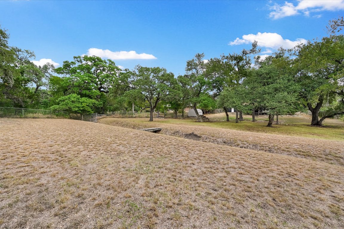 8806 El Rey Boulevard Austin, TX 78737 - Photo 23 of 35 View of yard