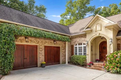 $869,999 | 7919 Glen Abbey Circle, Stanley, NC 28164