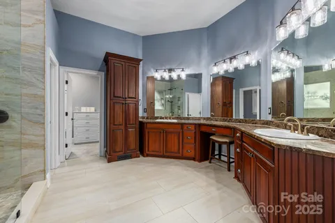 $869,999 | 7919 Glen Abbey Circle, Stanley, NC 28164