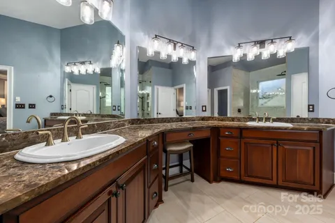 $869,999 | 7919 Glen Abbey Circle, Stanley, NC 28164