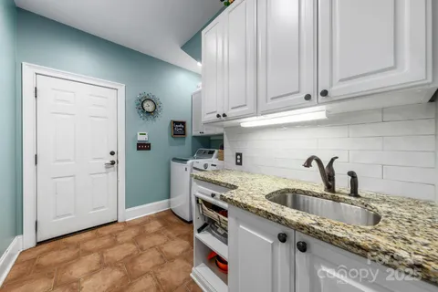 $869,999 | 7919 Glen Abbey Circle, Stanley, NC 28164