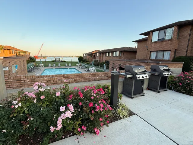 a outdoor space with lots of flower plants
