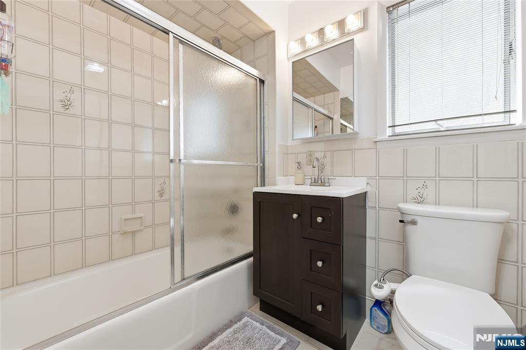 52 Adams Terrace Clifton, NJ 07013 - Photo 20 of 40