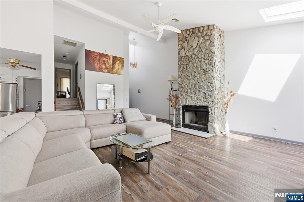 52 Adams Terrace Clifton, NJ 07013 - Photo 2 of 40