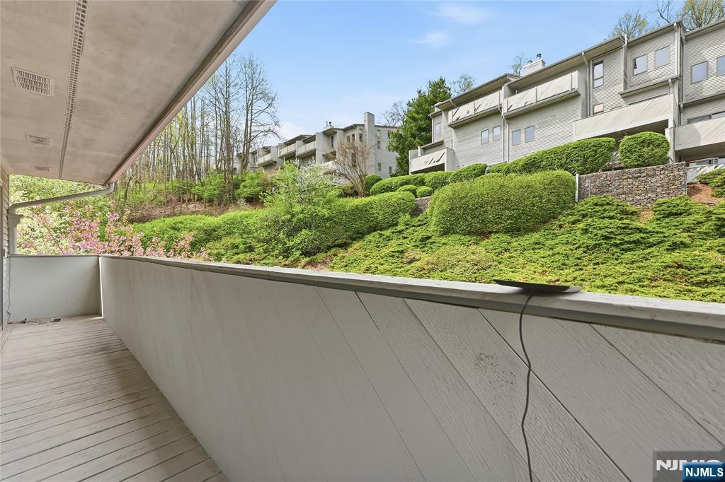 52 Adams Terrace Clifton, NJ 07013 - Photo 23 of 40