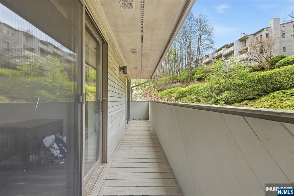 52 Adams Terrace Clifton, NJ 07013 - Photo 24 of 40