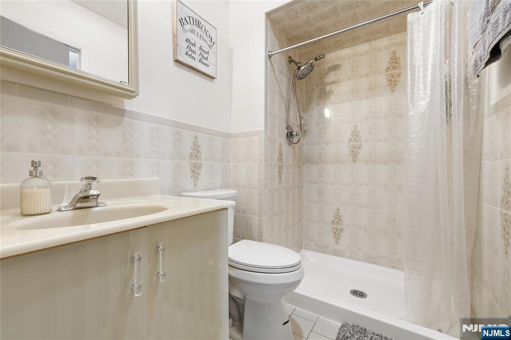 52 Adams Terrace Clifton, NJ 07013 - Photo 25 of 40