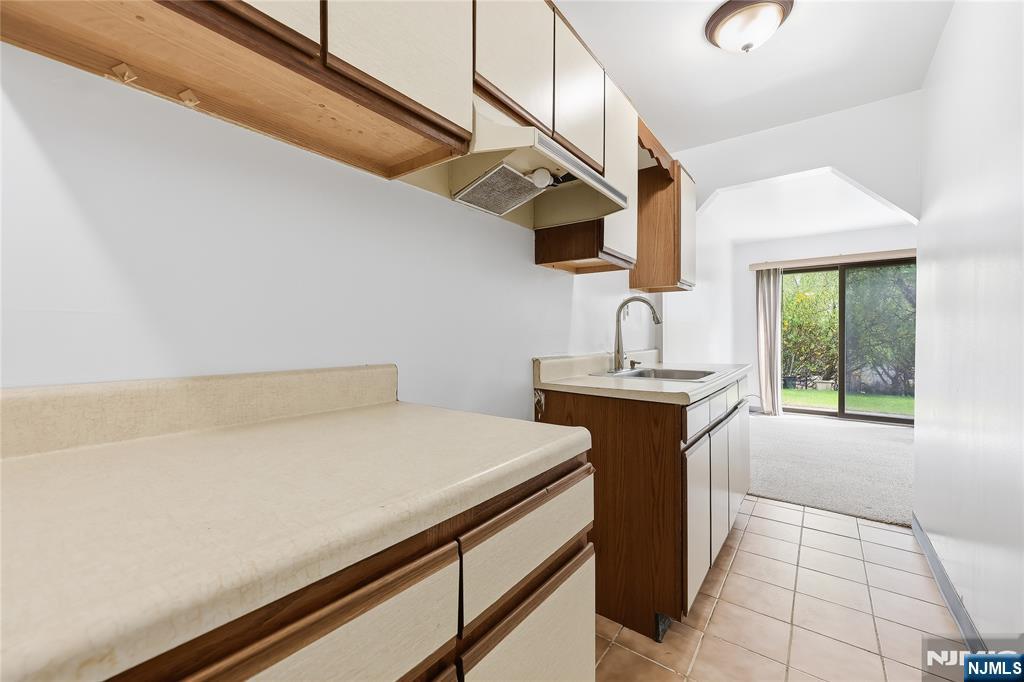 52 Adams Terrace Clifton, NJ 07013 - Photo 33 of 40