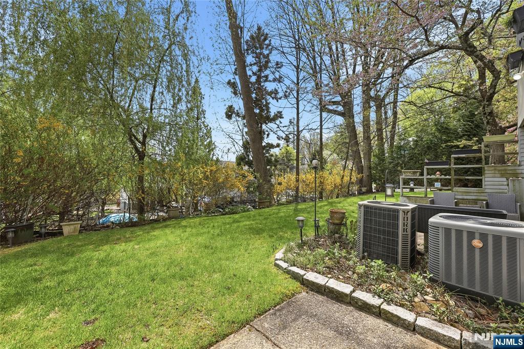 52 Adams Terrace Clifton, NJ 07013 - Photo 35 of 40