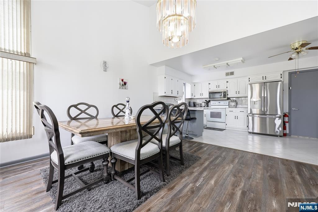 52 Adams Terrace Clifton, NJ 07013 - Photo 9 of 40