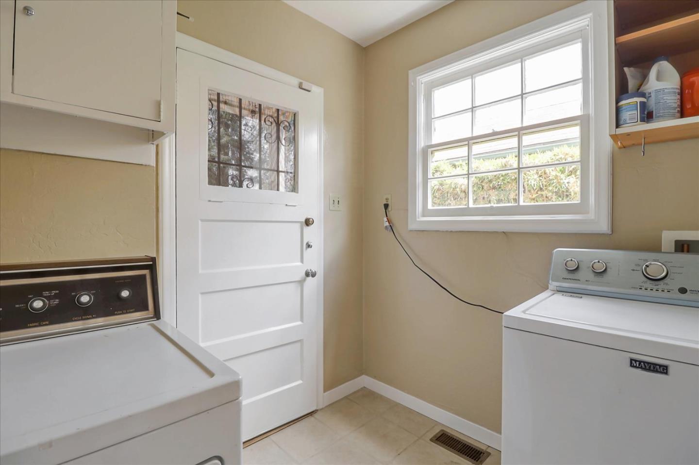 420 Sunset Boulevard Hayward, CA 94541 - Photo 33 of 51 a utility room with dryer and washer