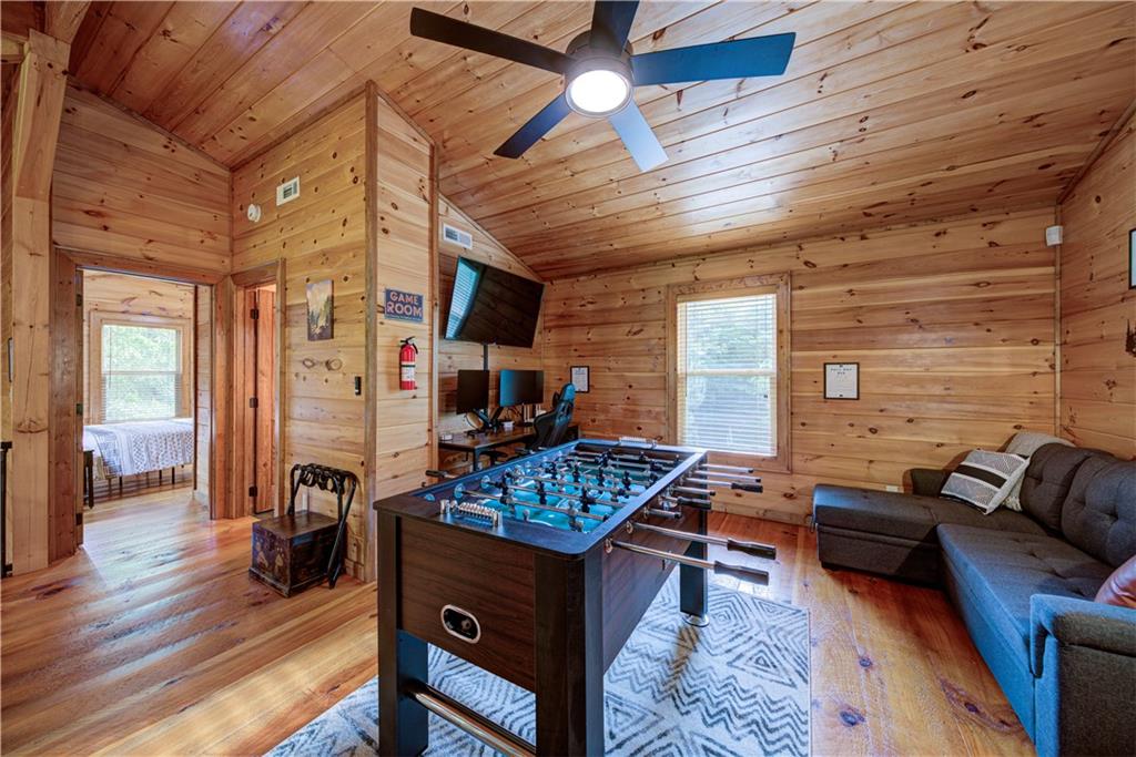 774 Kelly Ridge Drive Blue Ridge, GA 30513 - Photo 46 of 99 a view of a livingroom with furniture