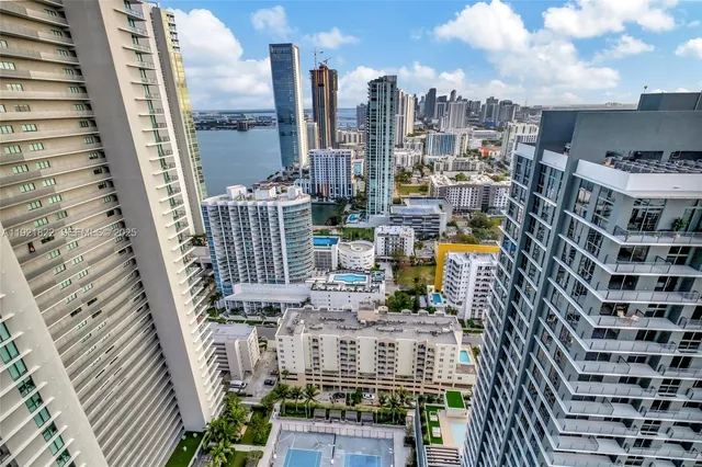 a picture of city view