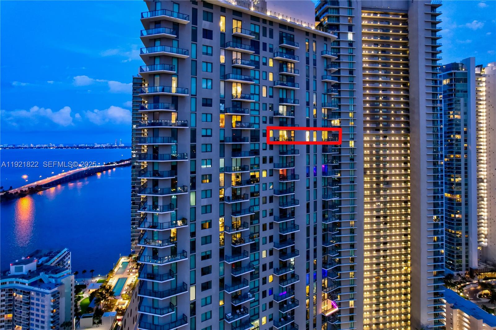 501 Northeast 31st Street, Unit 3708 Miami, FL 33137 - Photo 27 of 31 a beautiful room