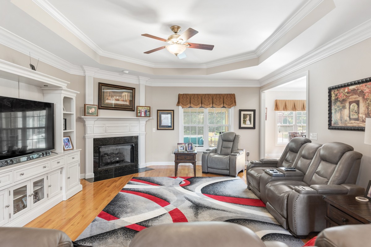 105 Robin Point Gallatin, TN 37066 - Photo 15 of 59 a living room with furniture fireplace and flat screen tv