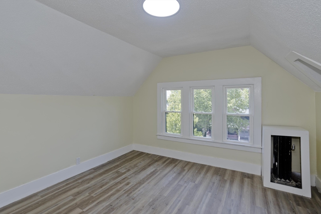 205 St James Avenue Springfield, MA 01109 - Photo 21 of 28