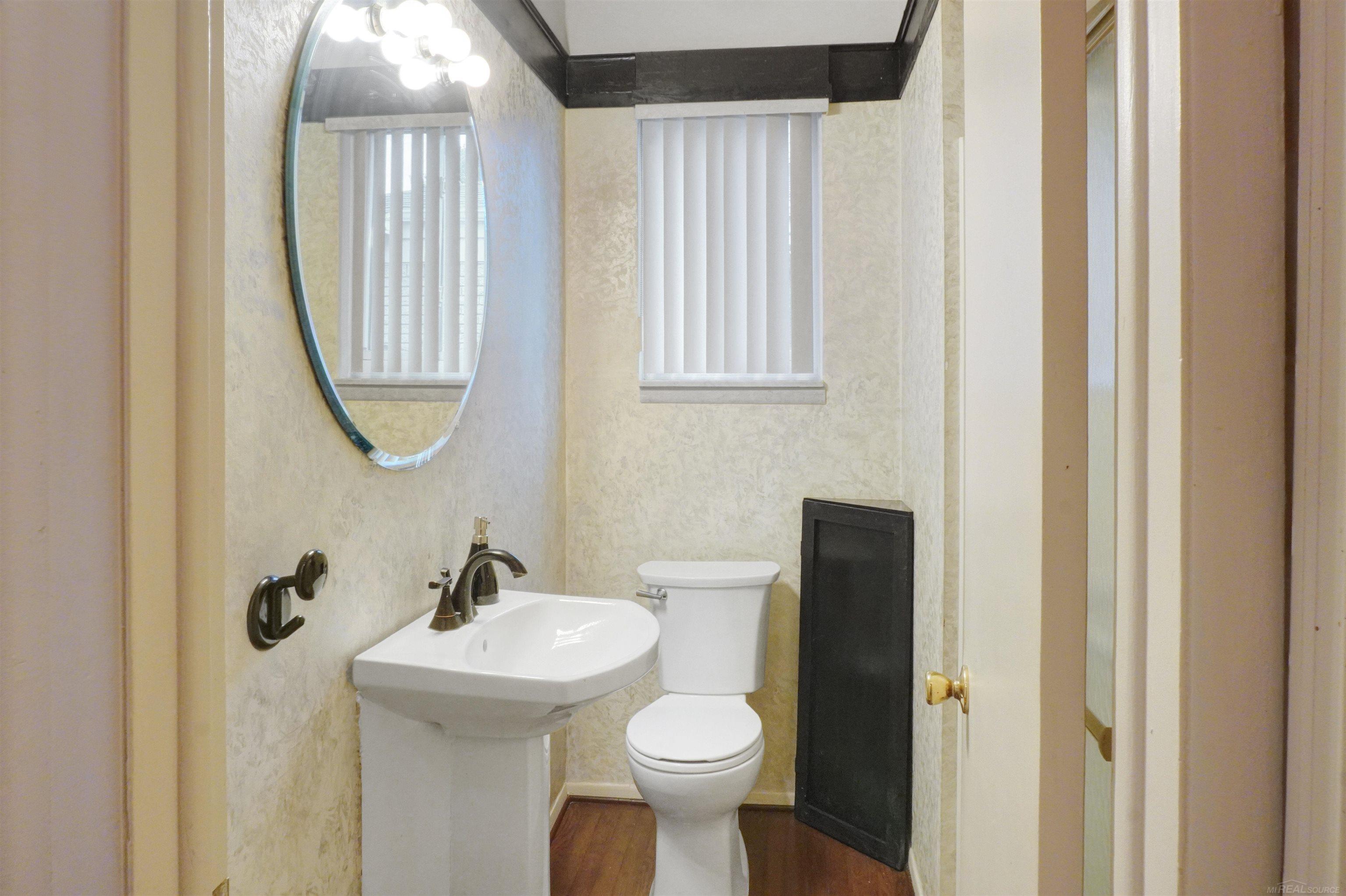 33726 Dyar Court Sterling Heights, MI 48310 - Photo 29 of 45 50212311-6ab2640a-ef2e-461e-a36d-ef589641bcb3.JPG