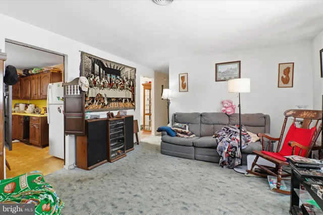 $300,000 | 11 Hillymede Drive, Hummelstown, PA 17036