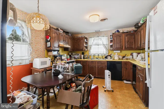 $300,000 | 11 Hillymede Drive, Hummelstown, PA 17036