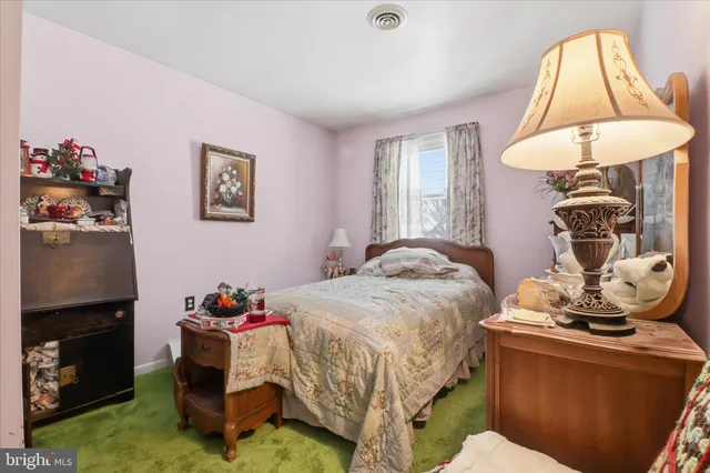 $300,000 | 11 Hillymede Drive, Hummelstown, PA 17036