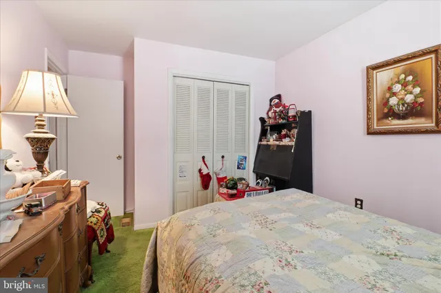 $300,000 | 11 Hillymede Drive, Hummelstown, PA 17036