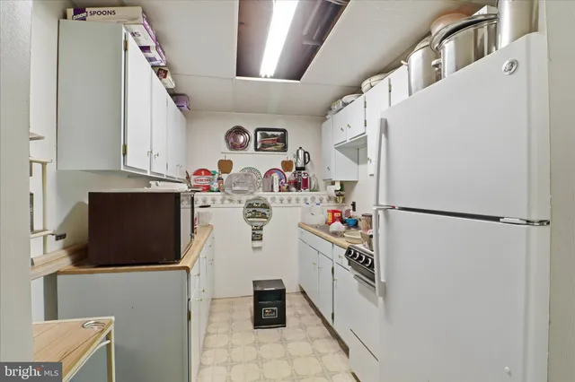 $300,000 | 11 Hillymede Drive, Hummelstown, PA 17036