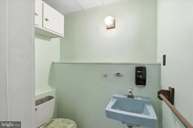 $300,000 | 11 Hillymede Drive, Hummelstown, PA 17036